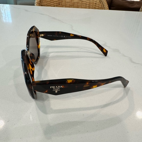 Authentic Prada polarized Sunglasses - Picture 3 of 7